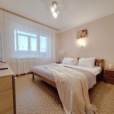 4 Ліжка З Балконом Документи Для Відряджень Мережа Alex Apartments Безконтатне Заселення 24-7 Poltawa Exterior foto