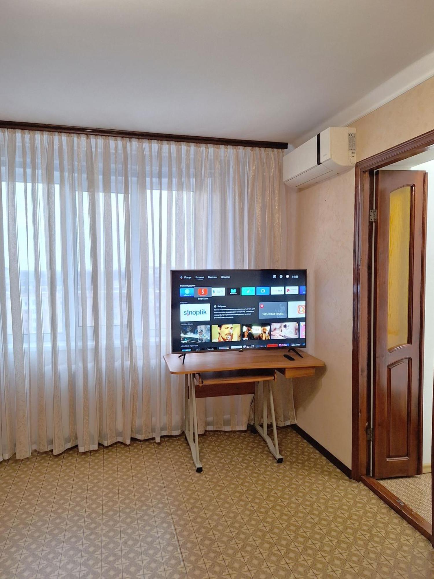 4 Ліжка З Балконом Документи Для Відряджень Мережа Alex Apartments Безконтатне Заселення 24-7 Poltawa Exterior foto