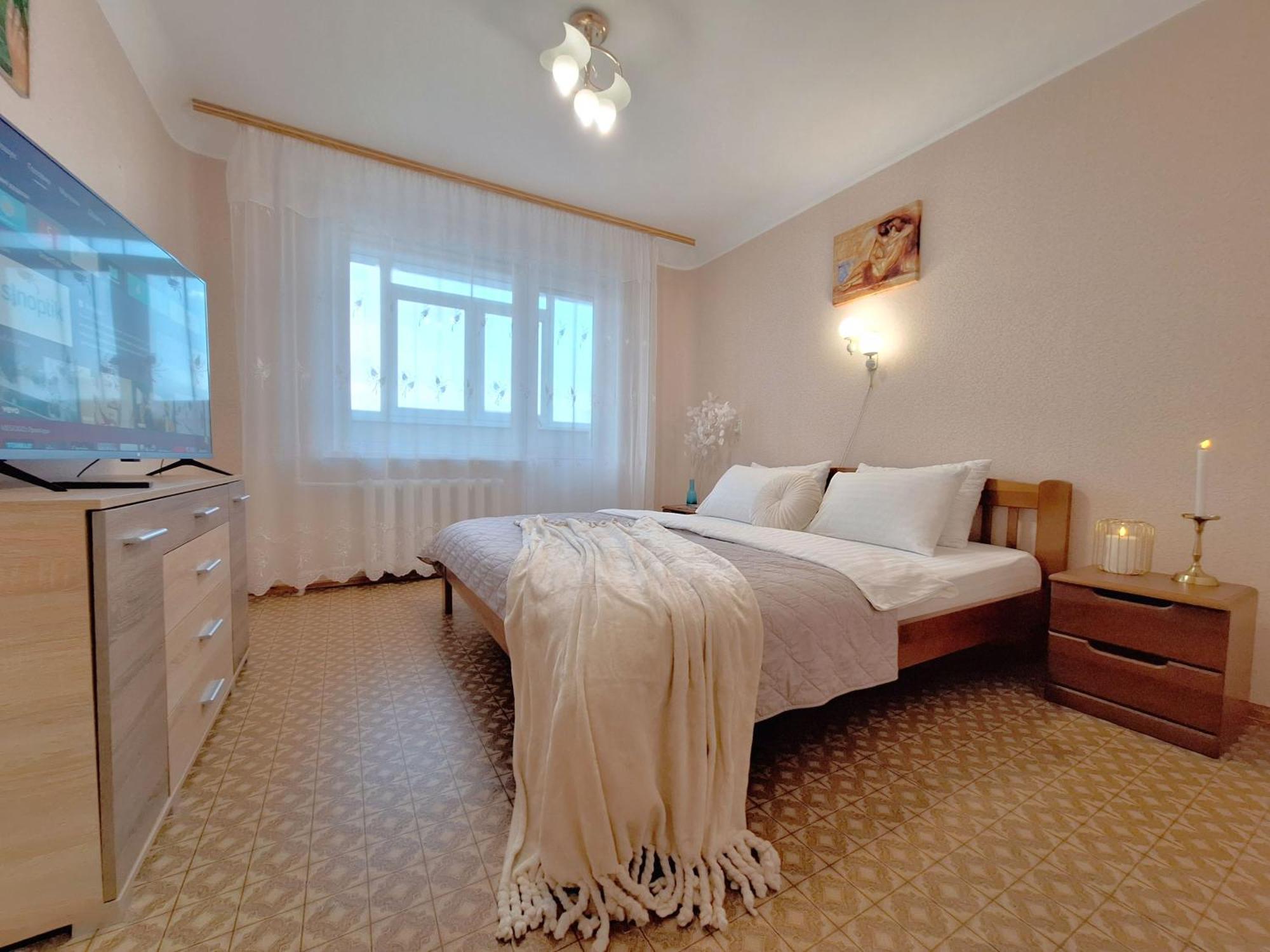 4 Ліжка З Балконом Документи Для Відряджень Мережа Alex Apartments Безконтатне Заселення 24-7 Poltawa Exterior foto
