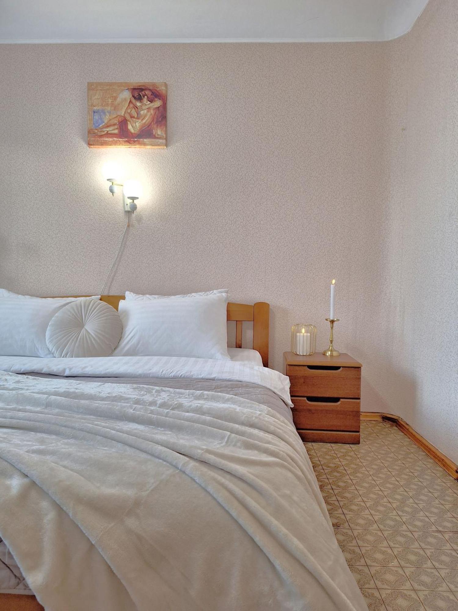 4 Ліжка З Балконом Документи Для Відряджень Мережа Alex Apartments Безконтатне Заселення 24-7 Poltawa Exterior foto