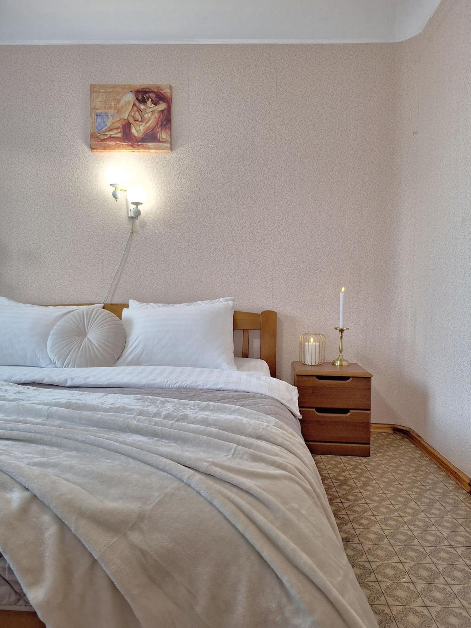 4 Ліжка З Балконом Документи Для Відряджень Мережа Alex Apartments Безконтатне Заселення 24-7 Poltawa Exterior foto