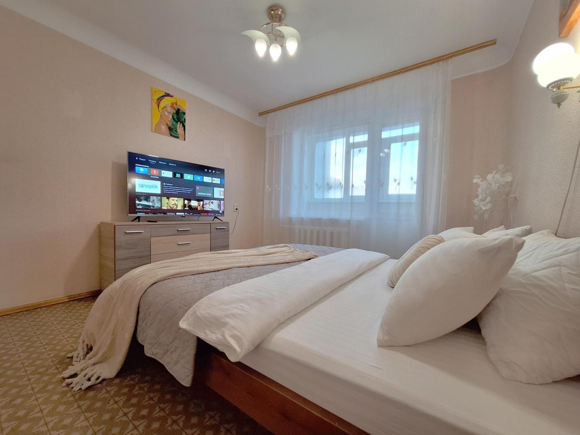 4 Ліжка З Балконом Документи Для Відряджень Мережа Alex Apartments Безконтатне Заселення 24-7 Poltawa Exterior foto