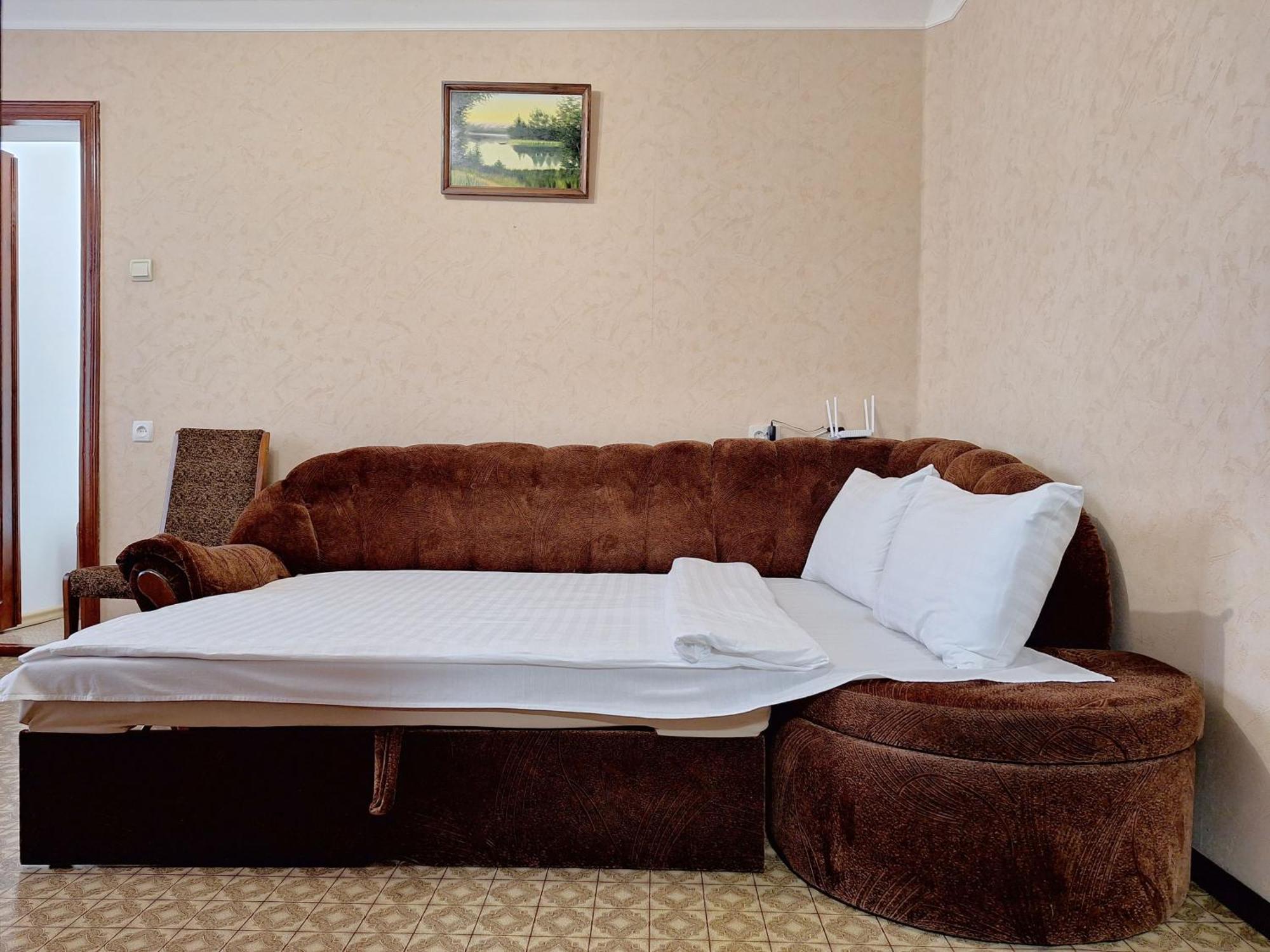 4 Ліжка З Балконом Документи Для Відряджень Мережа Alex Apartments Безконтатне Заселення 24-7 Poltawa Exterior foto